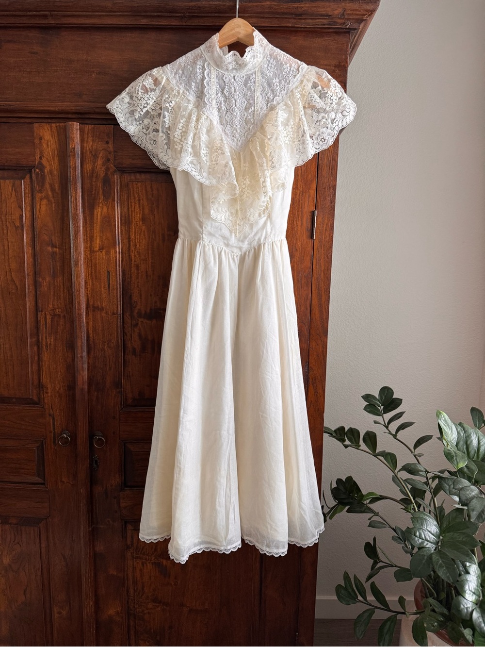 Vintage Gunne Sax Ivory Lace Prairie Dress Bridal Cottagecore Victorian Romantic